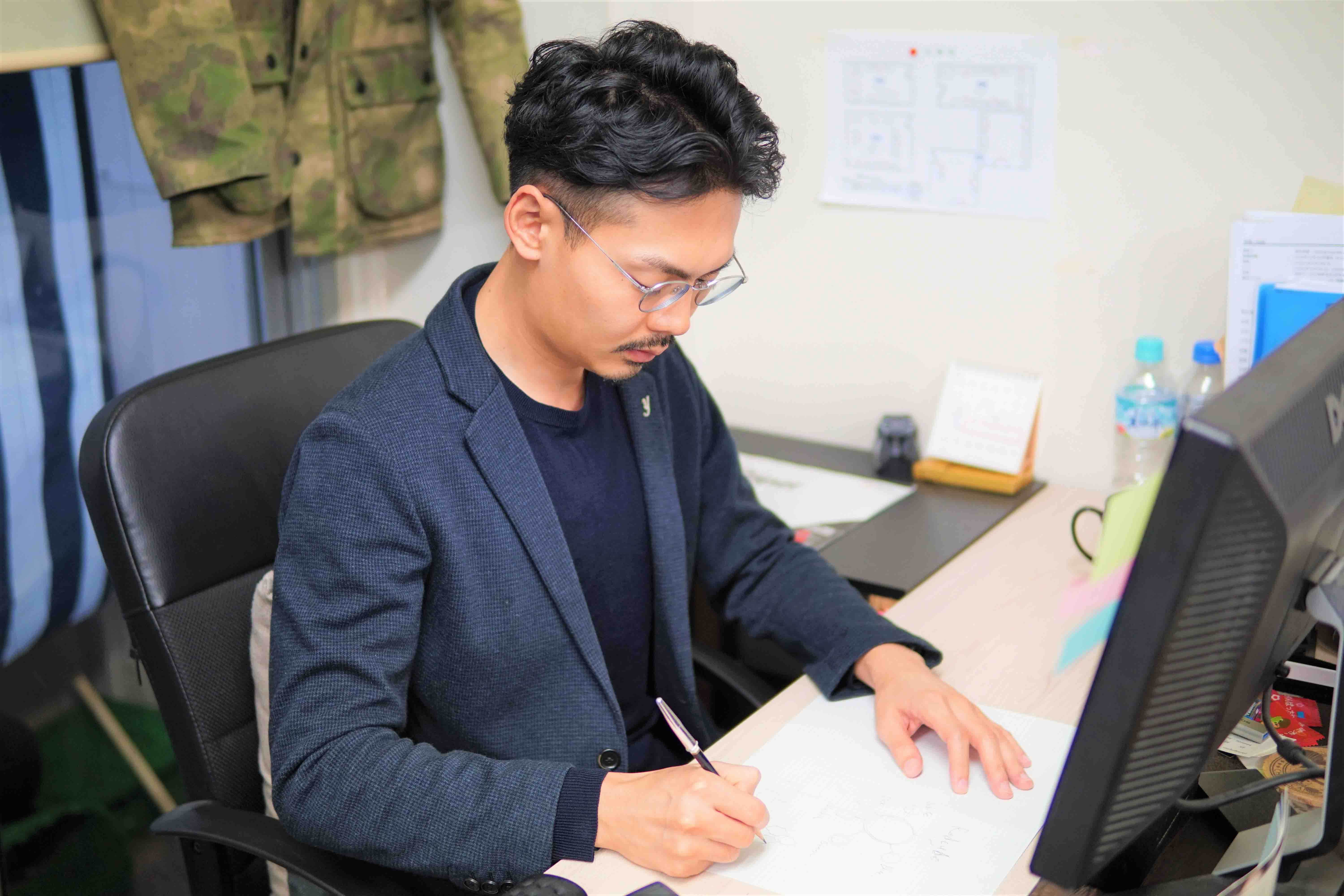 吉田圭佑出社画像